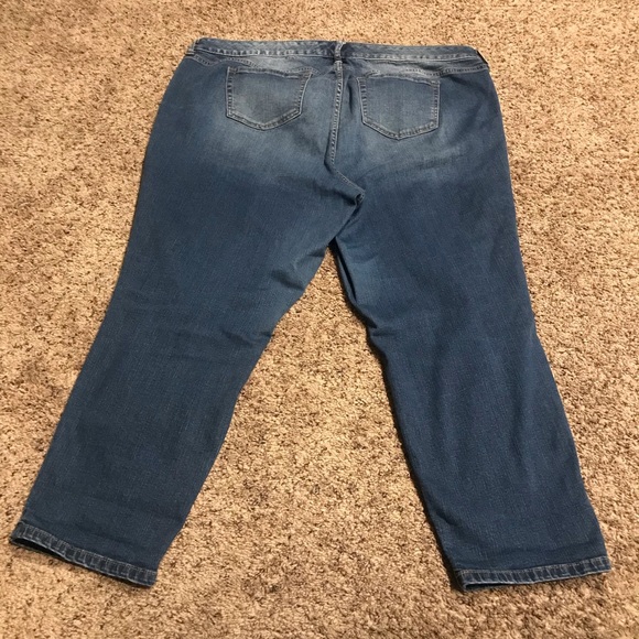 Torrid Plus Size Women’s Dark Wash Distressed Jean - Picture 7 of 8